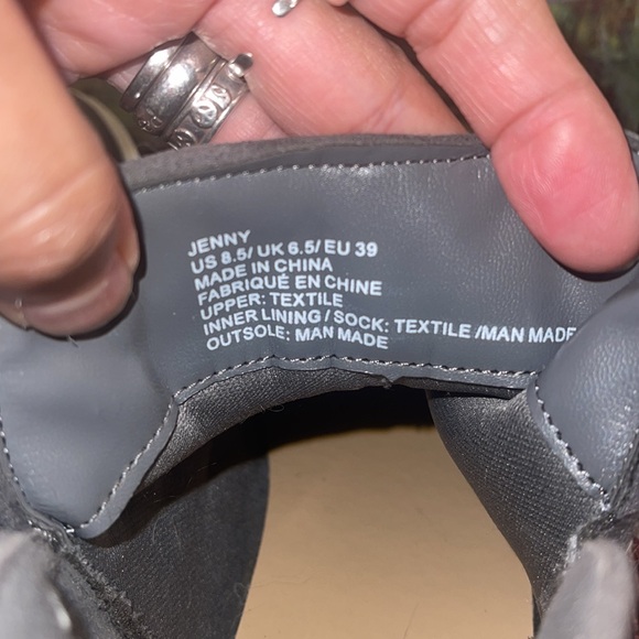 JF (Just Fab?) Jenny zippered high top Sneakers - Picture 6 of 10